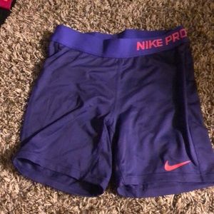 girls nike pros